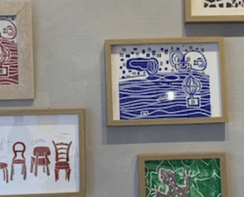 Linogravures van Claudia Hoogveld bij glazuur aardewerk