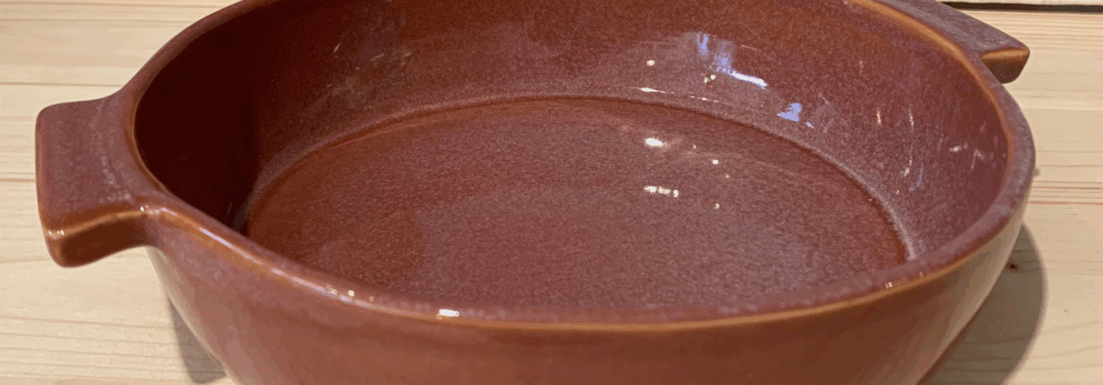 Ovenschaal bij glazuur aardewerk